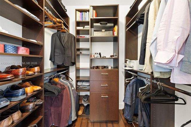 9890 NW 86th Ter, Doral, FL 33178