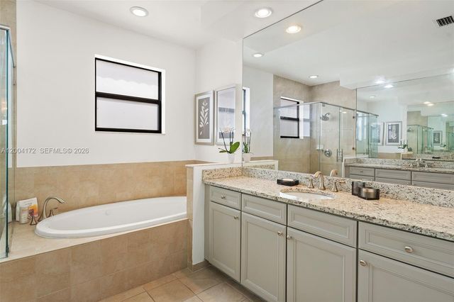 9890 NW 86th Ter, Doral, FL 33178