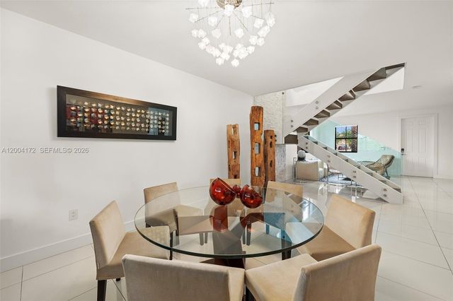 9890 NW 86th Ter, Doral, FL 33178