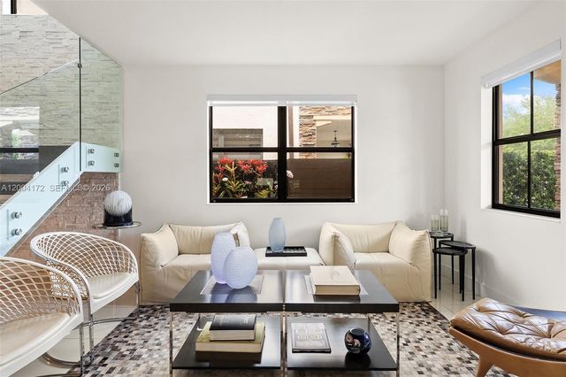 9890 NW 86th Ter, Doral, FL 33178