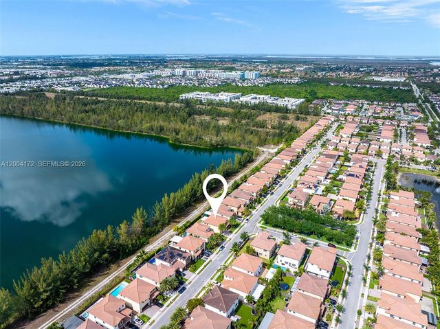 9890 NW 86th Ter, Doral, FL 33178