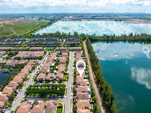 9890 NW 86th Ter, Doral, FL 33178