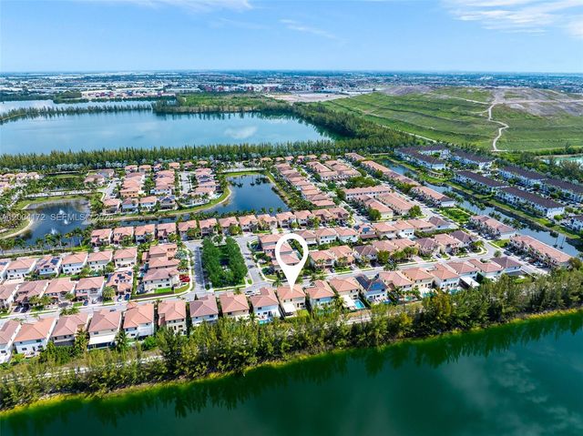 9890 NW 86th Ter, Doral, FL 33178