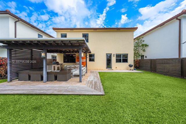 9890 NW 86th Ter, Doral, FL 33178