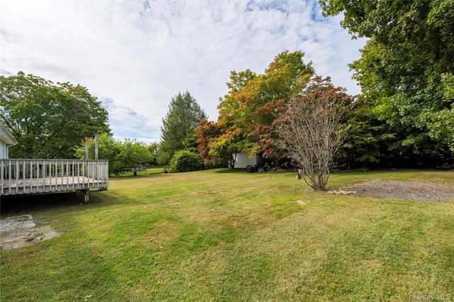 33 Ridgeview Avenue, Mahopac, NY 10541