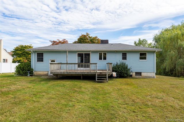 33 Ridgeview Avenue, Mahopac, NY 10541