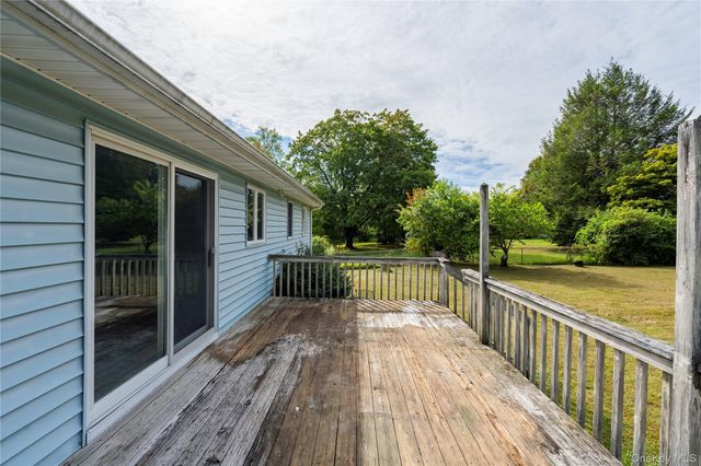 33 Ridgeview Avenue, Mahopac, NY 10541