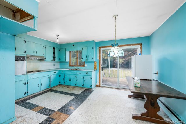 33 Ridgeview Avenue, Mahopac, NY 10541