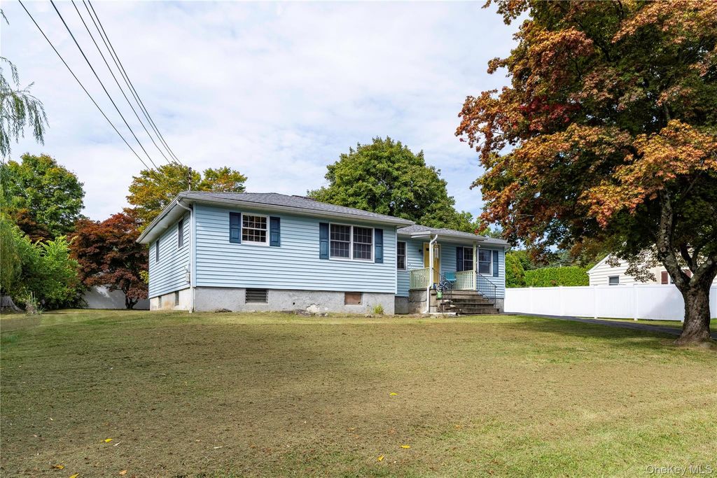 33 Ridgeview Avenue, Mahopac, NY 10541