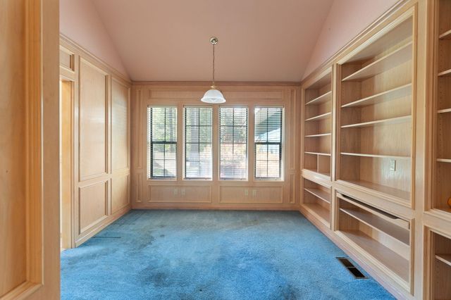 7118 Redthorne Road, Rogue River, OR 97537