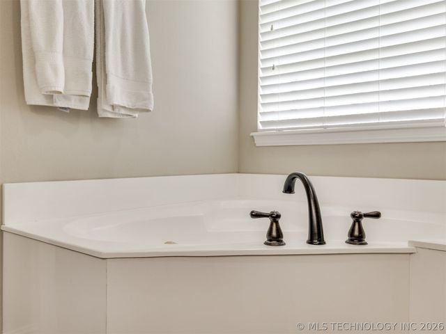 6706 E 86th Place N, Owasso, OK 74055