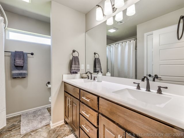 6706 E 86th Place N, Owasso, OK 74055