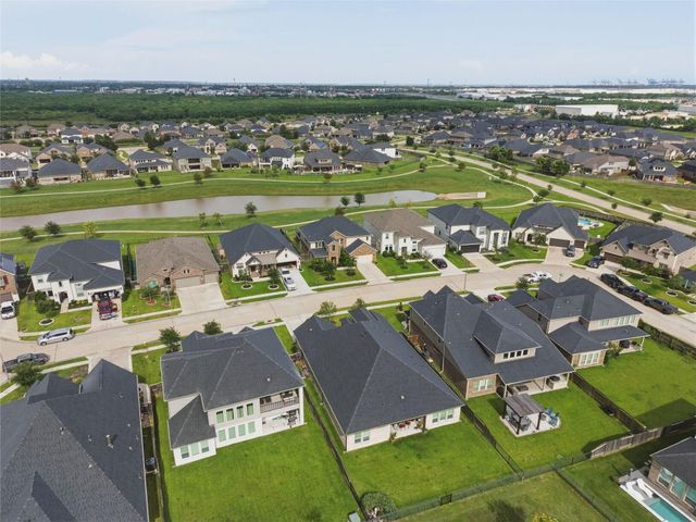 710 Turner Cove Court, La Porte, TX 77571