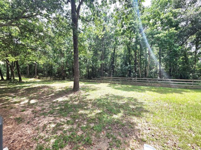 12105 Old County Road, Willis, TX 77378