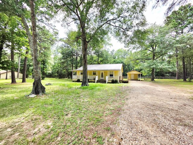 12105 Old County Road, Willis, TX 77378