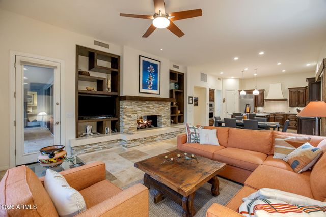 33962 N 70TH Street, Scottsdale, AZ 85266