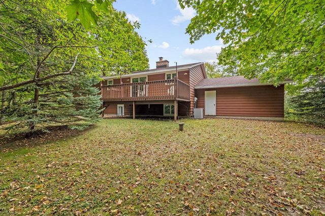 N8569 Rhine Forest LANE, Elkhart Lake, WI 53020