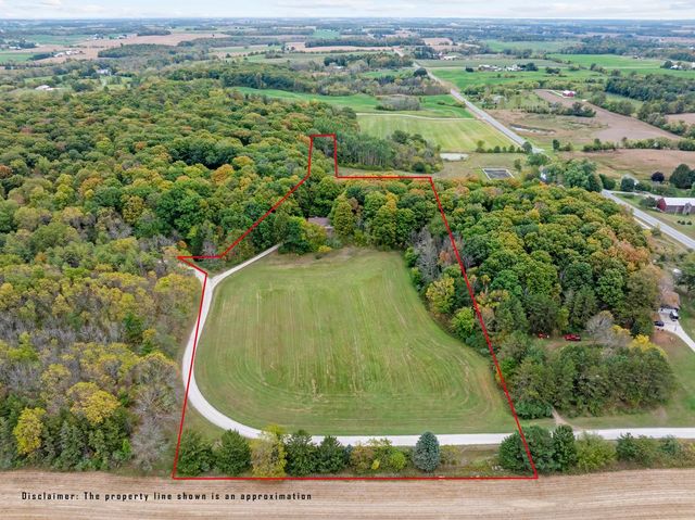 N8569 Rhine Forest LANE, Elkhart Lake, WI 53020