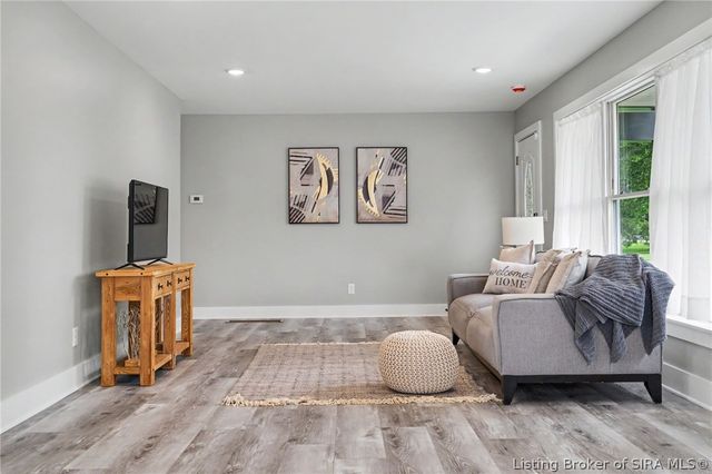 304 E Daisy Lane, New Albany, IN 47150