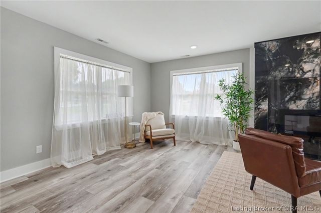 304 E Daisy Lane, New Albany, IN 47150