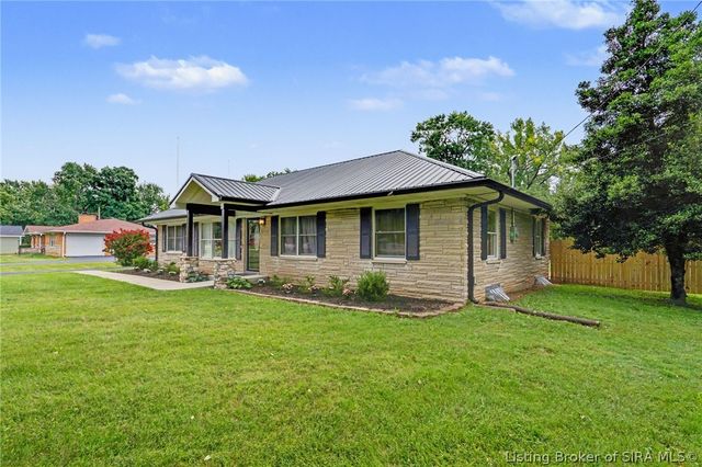 304 E Daisy Lane, New Albany, IN 47150