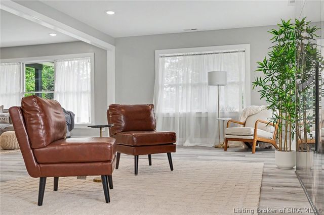 304 E Daisy Lane, New Albany, IN 47150