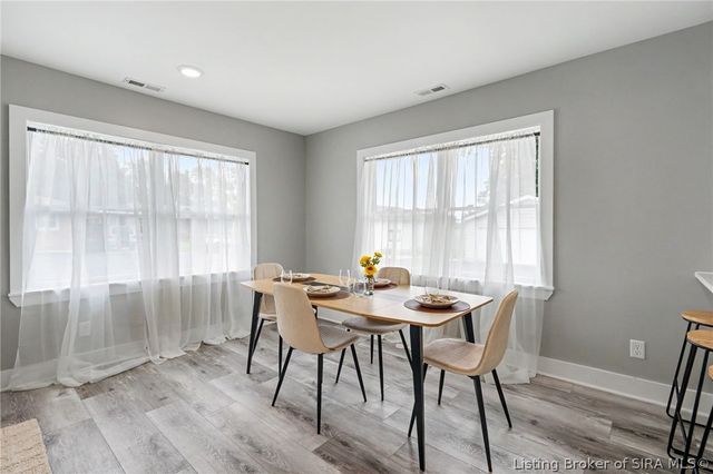 304 E Daisy Lane, New Albany, IN 47150