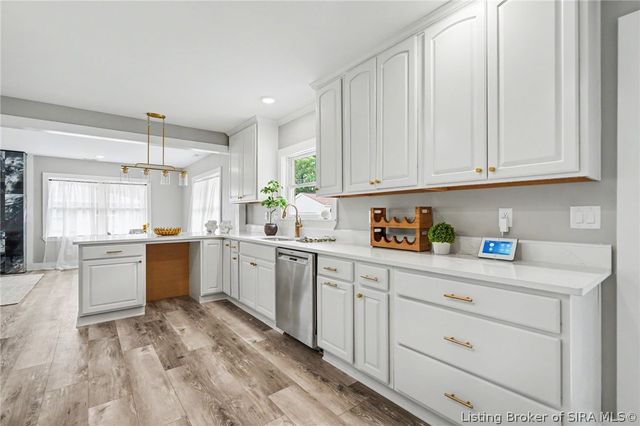 304 E Daisy Lane, New Albany, IN 47150
