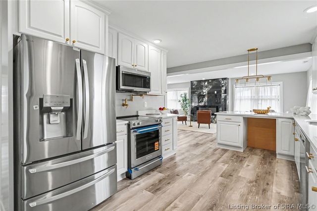 304 E Daisy Lane, New Albany, IN 47150