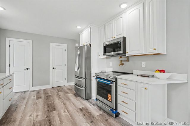 304 E Daisy Lane, New Albany, IN 47150