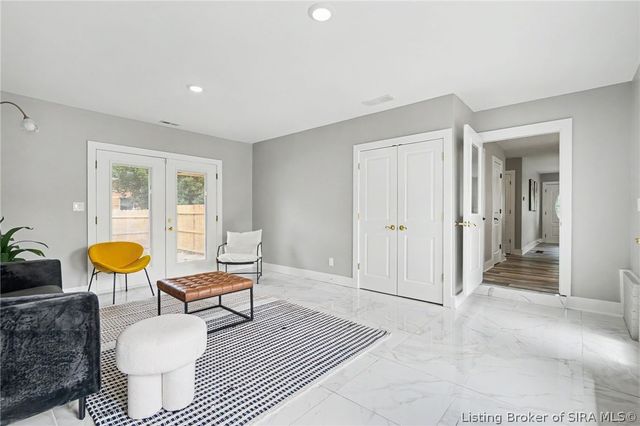 304 E Daisy Lane, New Albany, IN 47150
