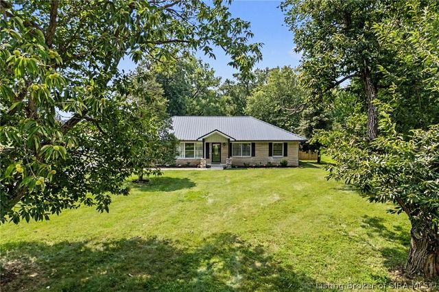 304 E Daisy Lane, New Albany, IN 47150