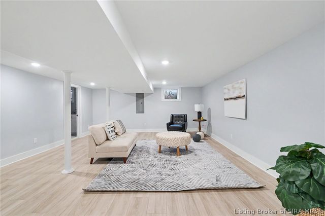 304 E Daisy Lane, New Albany, IN 47150