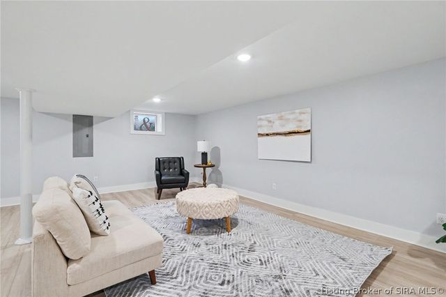 304 E Daisy Lane, New Albany, IN 47150