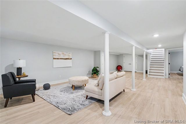 304 E Daisy Lane, New Albany, IN 47150