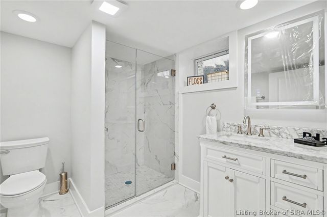 304 E Daisy Lane, New Albany, IN 47150