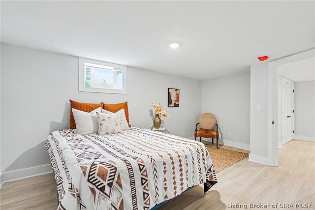 304 E Daisy Lane, New Albany, IN 47150