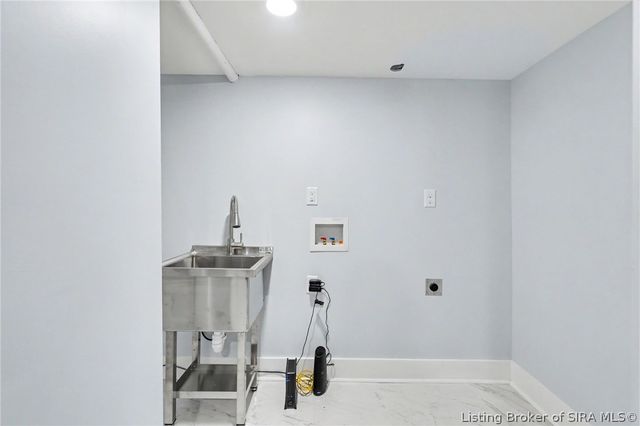 304 E Daisy Lane, New Albany, IN 47150