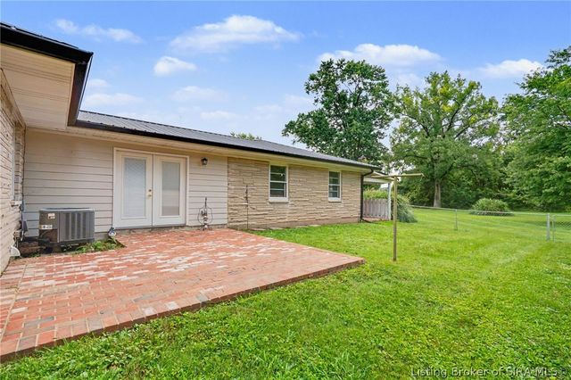 304 E Daisy Lane, New Albany, IN 47150