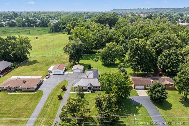 304 E Daisy Lane, New Albany, IN 47150