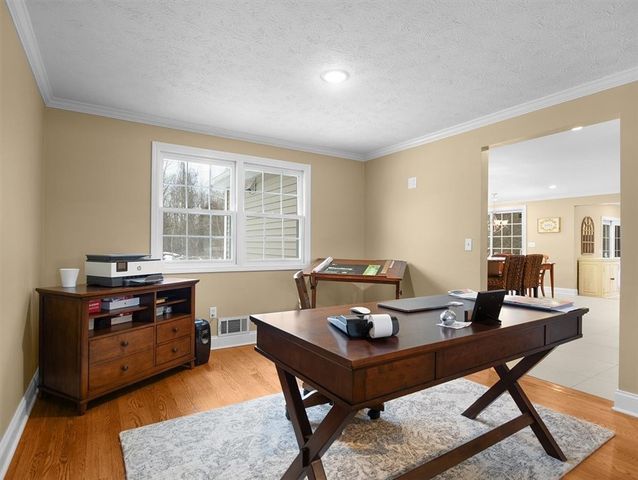 170 Willowood Drive, Greece, NY 14612