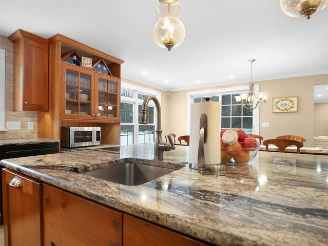 170 Willowood Drive, Greece, NY 14612