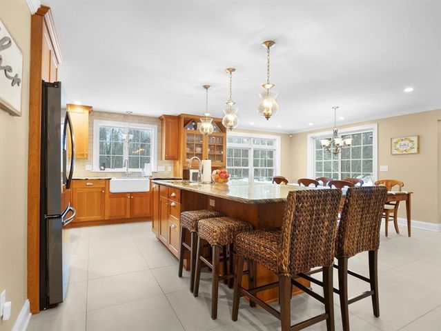 170 Willowood Drive, Greece, NY 14612