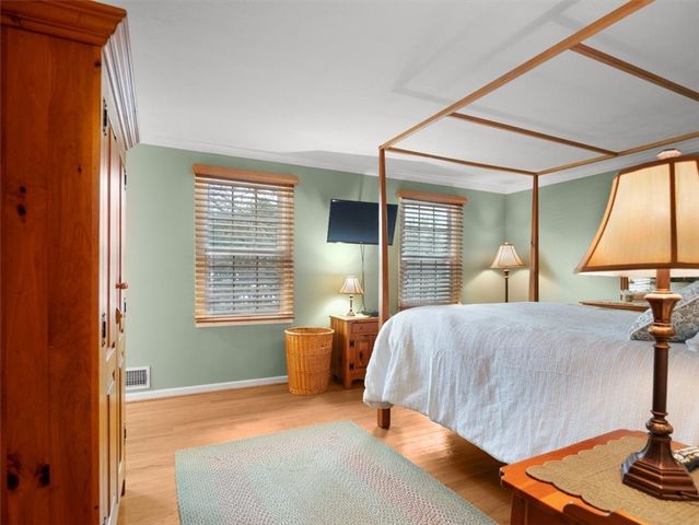 170 Willowood Drive, Greece, NY 14612