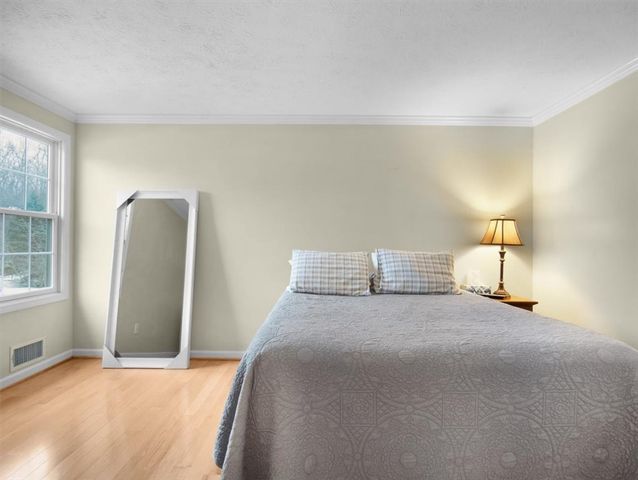 170 Willowood Drive, Greece, NY 14612