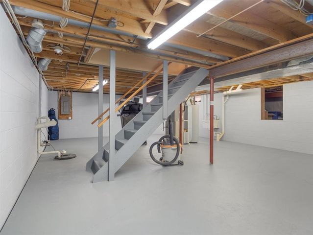 170 Willowood Drive, Greece, NY 14612