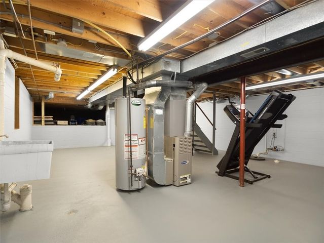 170 Willowood Drive, Greece, NY 14612