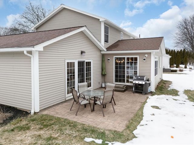 170 Willowood Drive, Greece, NY 14612