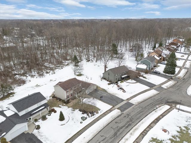 170 Willowood Drive, Greece, NY 14612