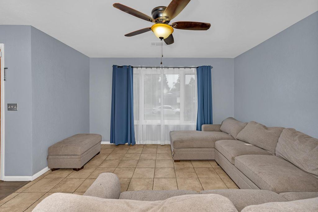 Image 10 of property listing at 1188 W Pinedale Avenue, Fresno, CA 93711